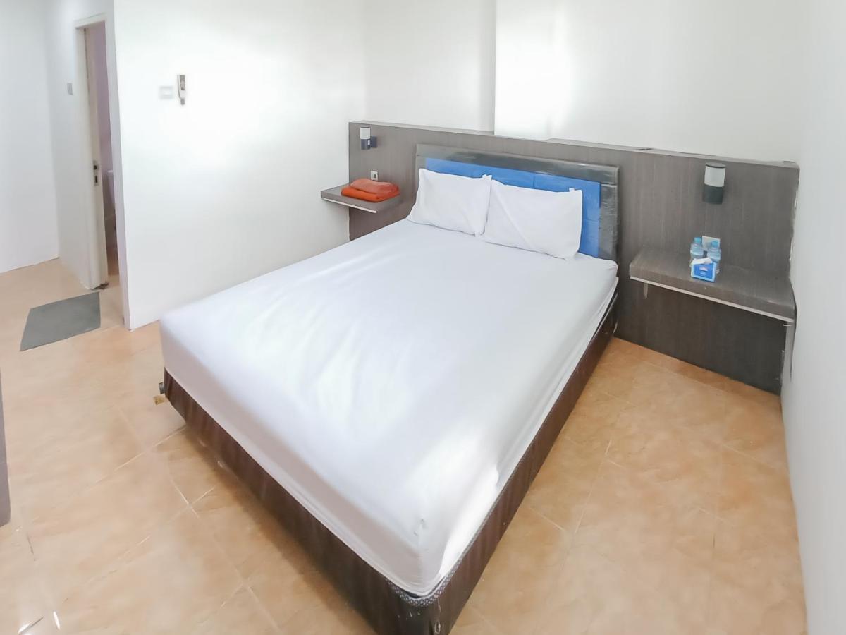 Reddoorz Syariah Near Q-Mall Banjarbaru Martapura  エクステリア 写真