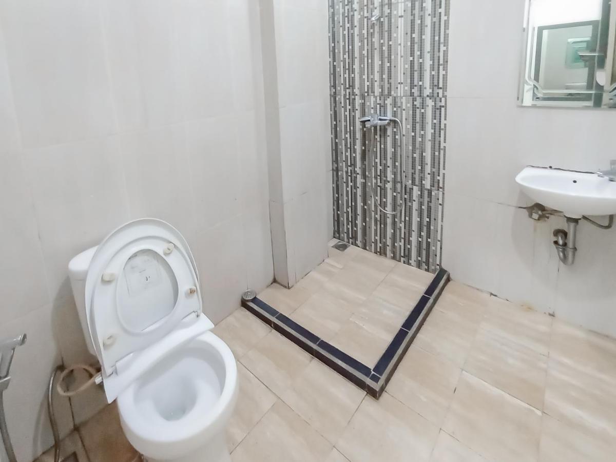 Reddoorz Syariah Near Q-Mall Banjarbaru Martapura  エクステリア 写真