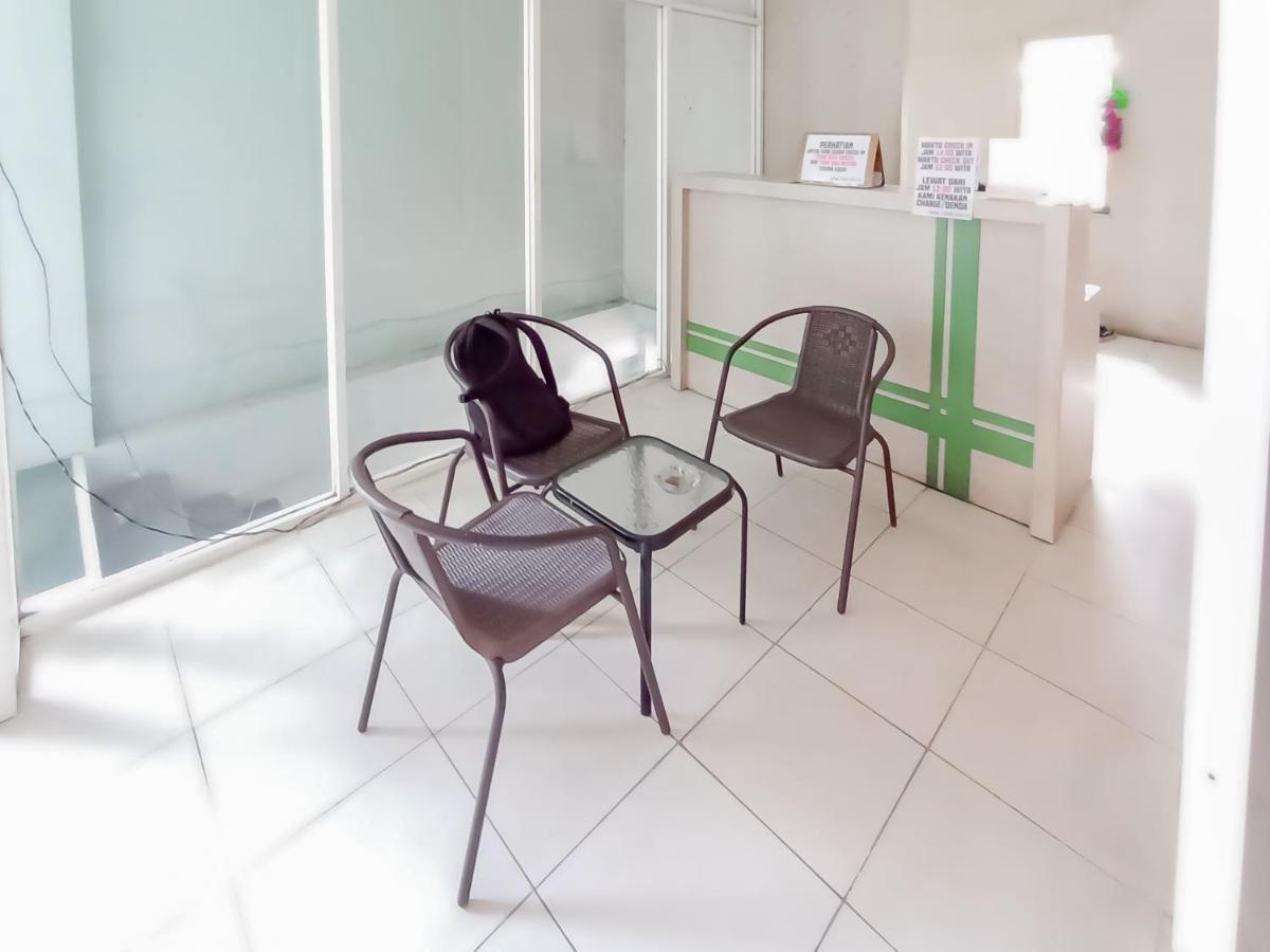 Reddoorz Syariah Near Q-Mall Banjarbaru Martapura  エクステリア 写真