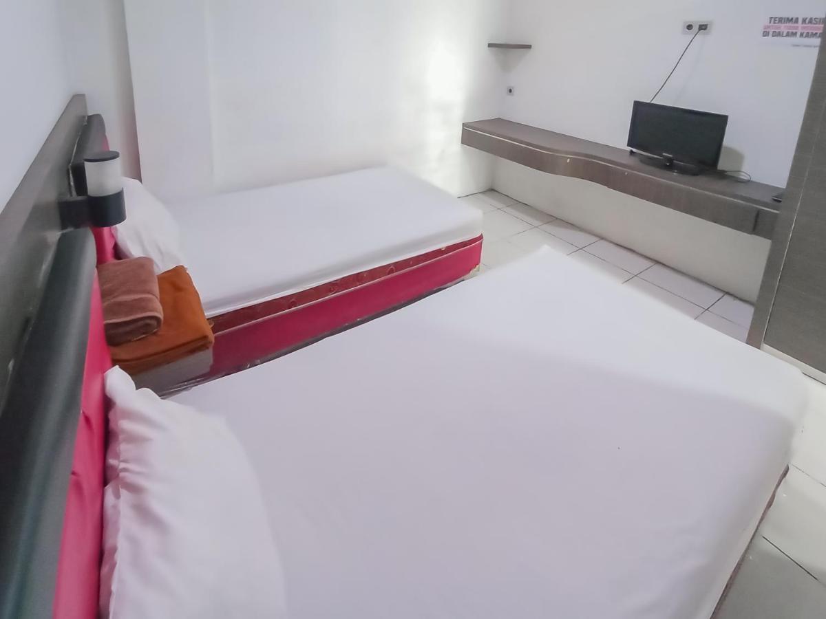 Reddoorz Syariah Near Q-Mall Banjarbaru Martapura  エクステリア 写真