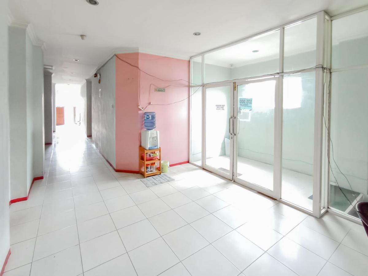 Reddoorz Syariah Near Q-Mall Banjarbaru Martapura  エクステリア 写真