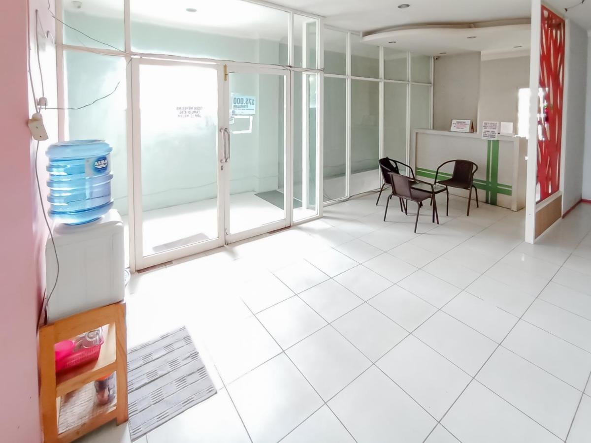 Reddoorz Syariah Near Q-Mall Banjarbaru Martapura  エクステリア 写真